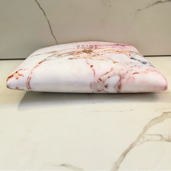 Bride To Be Pink marble Makeup Pouch - Picture 4 of 4